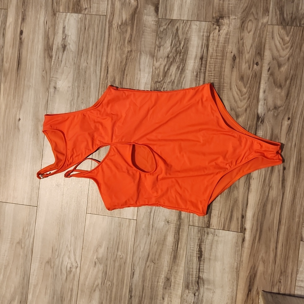 Orange cut-out swimsuit - Picture 2 of 2